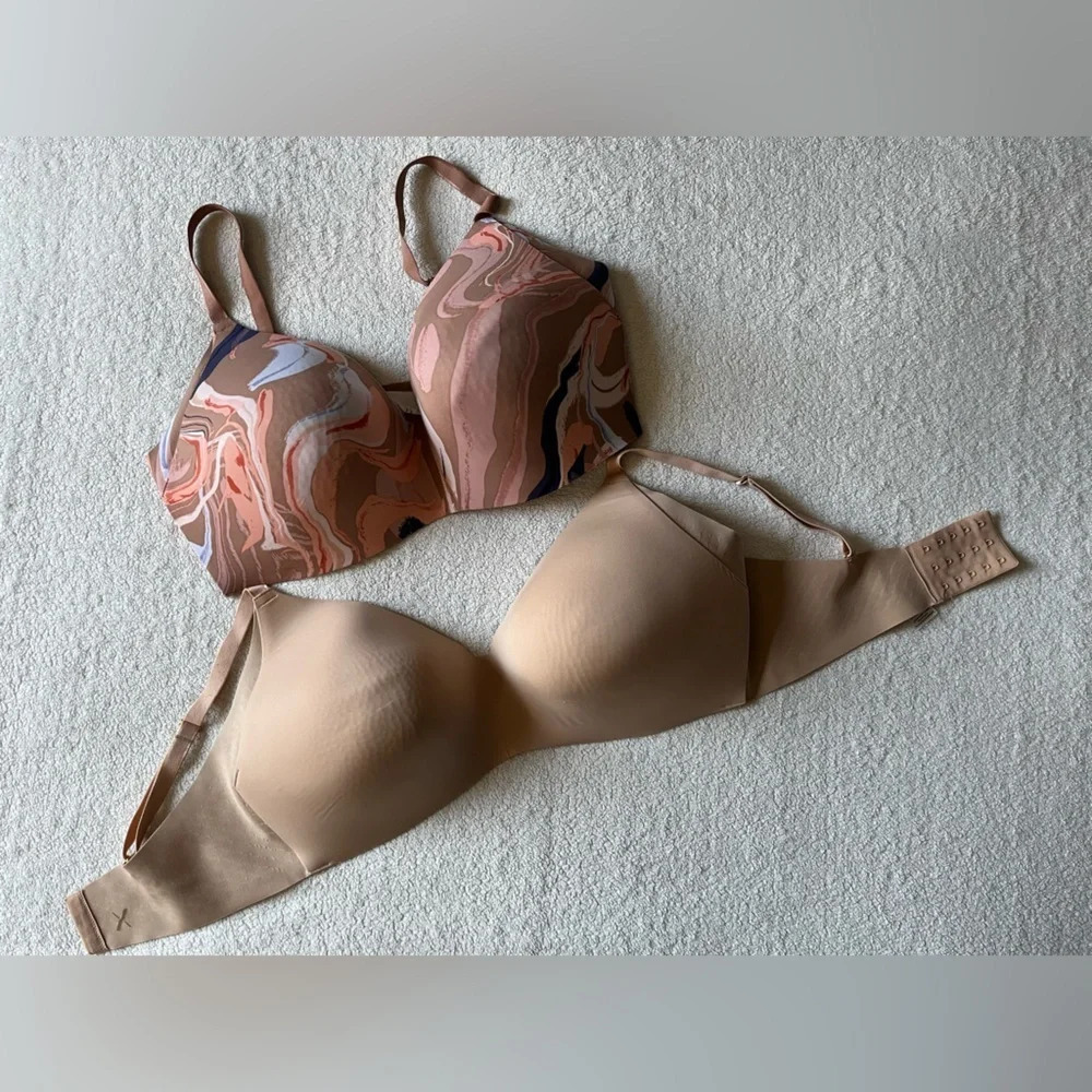 Two Knix Wing Woman wireless bras, two. Excellent pre-owned condition. Size 8